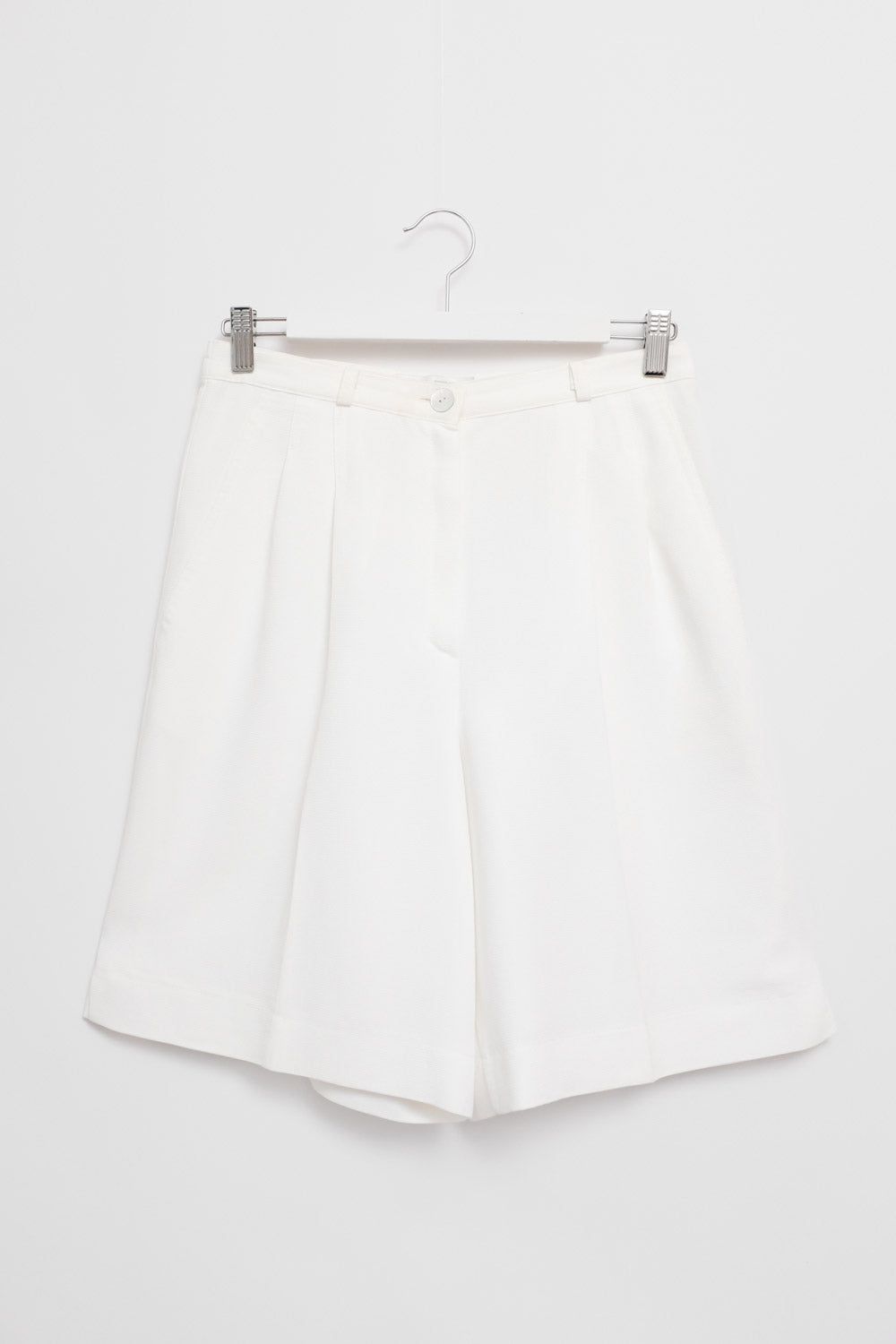 PLEATED WHITE CLASSY VINTAGE SHORTS