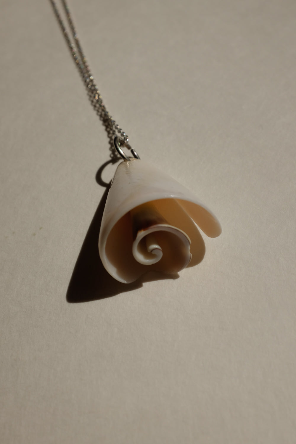 VINTAGE SHELL LONG SILVER NECKLACE 925