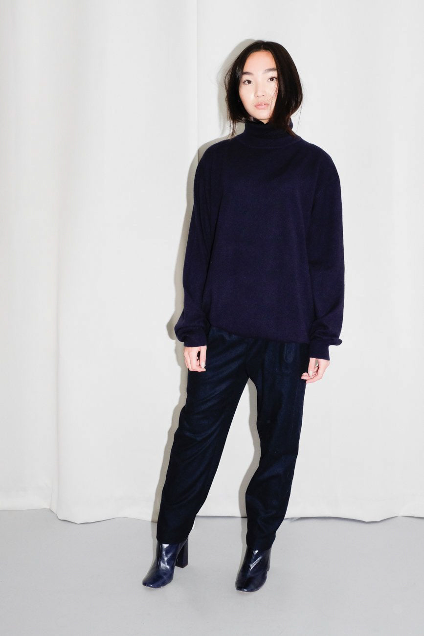 PURE CASHMERE TURTLE NECK NAVY SWEATER