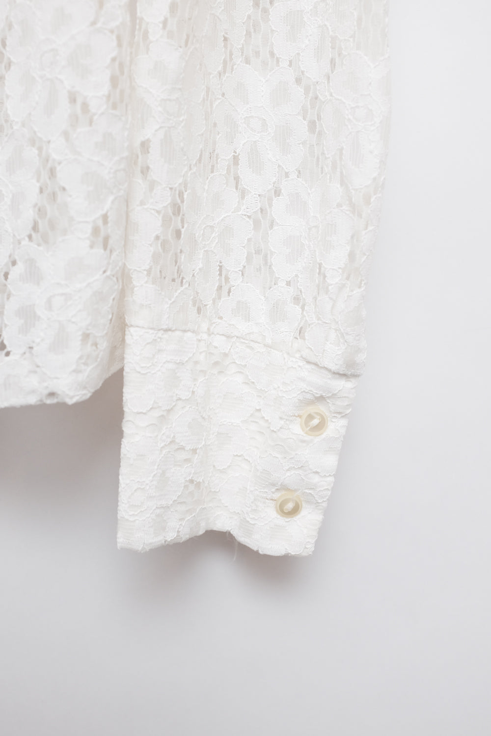 WHITE LACE VINTAGE SHIRT