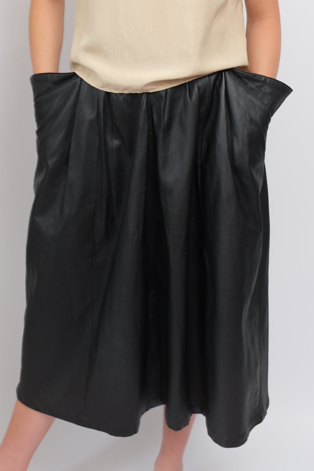 LEATHER HIGH WAIST BLACK PLEATED SKIRT