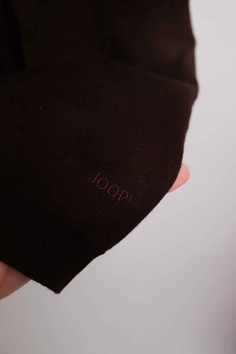 PURE WOOL BROWN TURTLE JOOP SWEATER