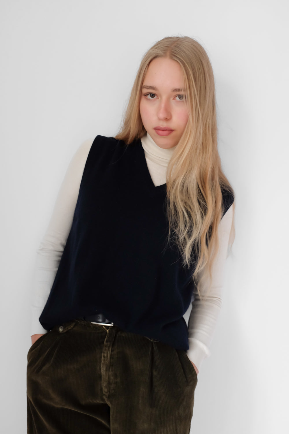 PURE CASHMERE NIGHTBLUE VEST TOP