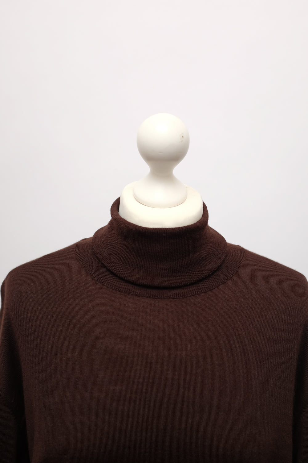 PURE WOOL BROWN TURTLE JOOP SWEATER