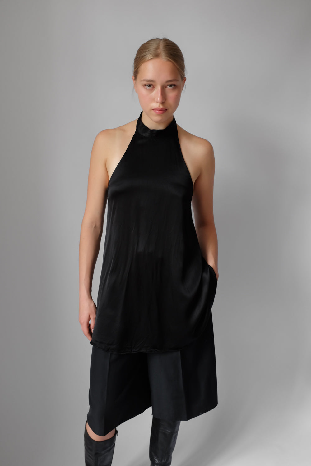 NECKHOLDER BLACK SATIN LONG TOP