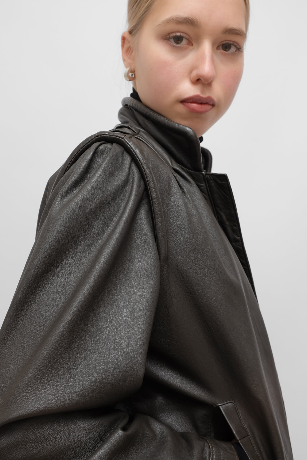 BROWN LEATHER VINTAGE BOMBER JACKET