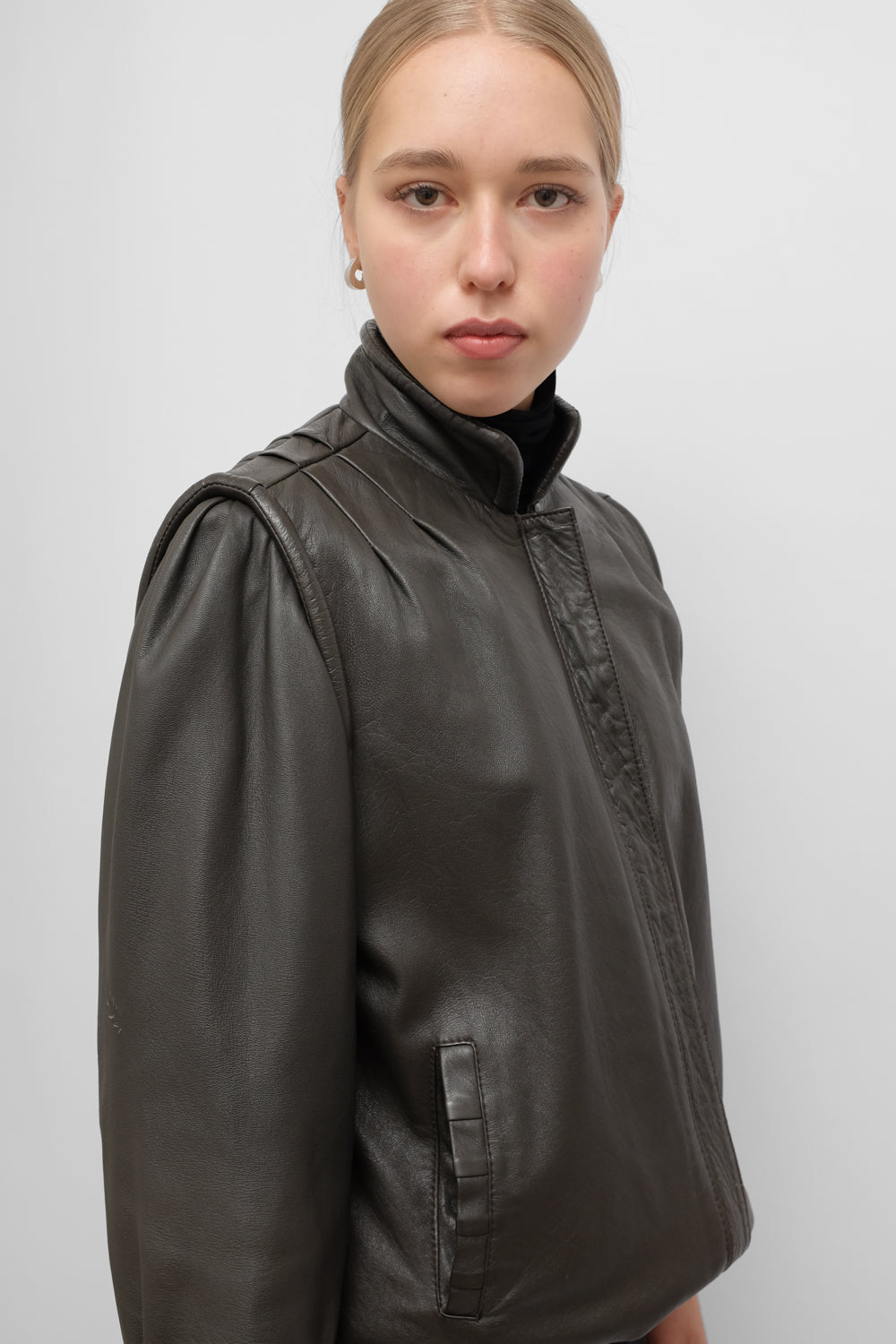 BROWN LEATHER VINTAGE BOMBER JACKET