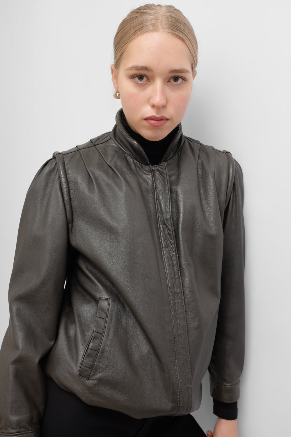 BROWN LEATHER VINTAGE BOMBER JACKET