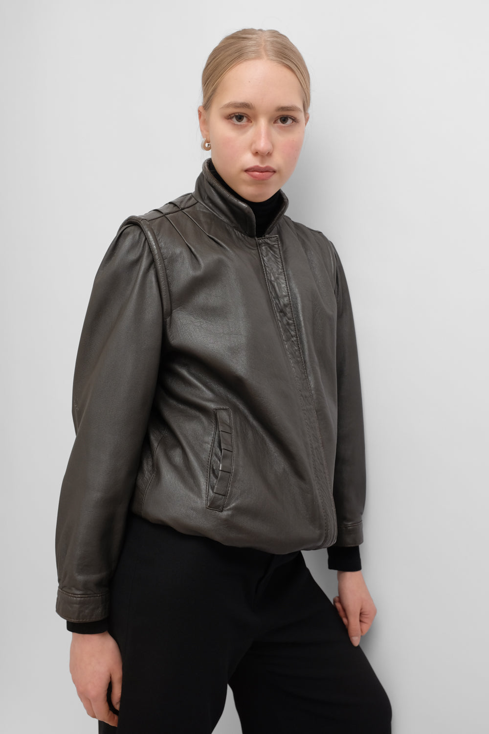 BROWN LEATHER VINTAGE BOMBER JACKET