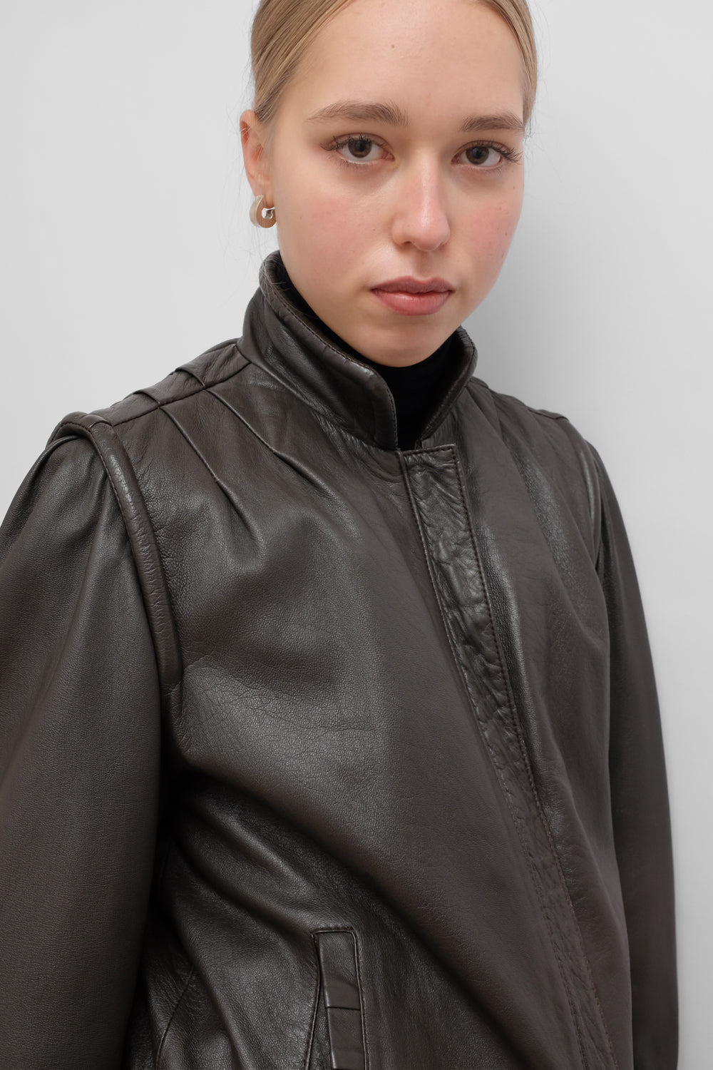 BROWN LEATHER VINTAGE BOMBER JACKET