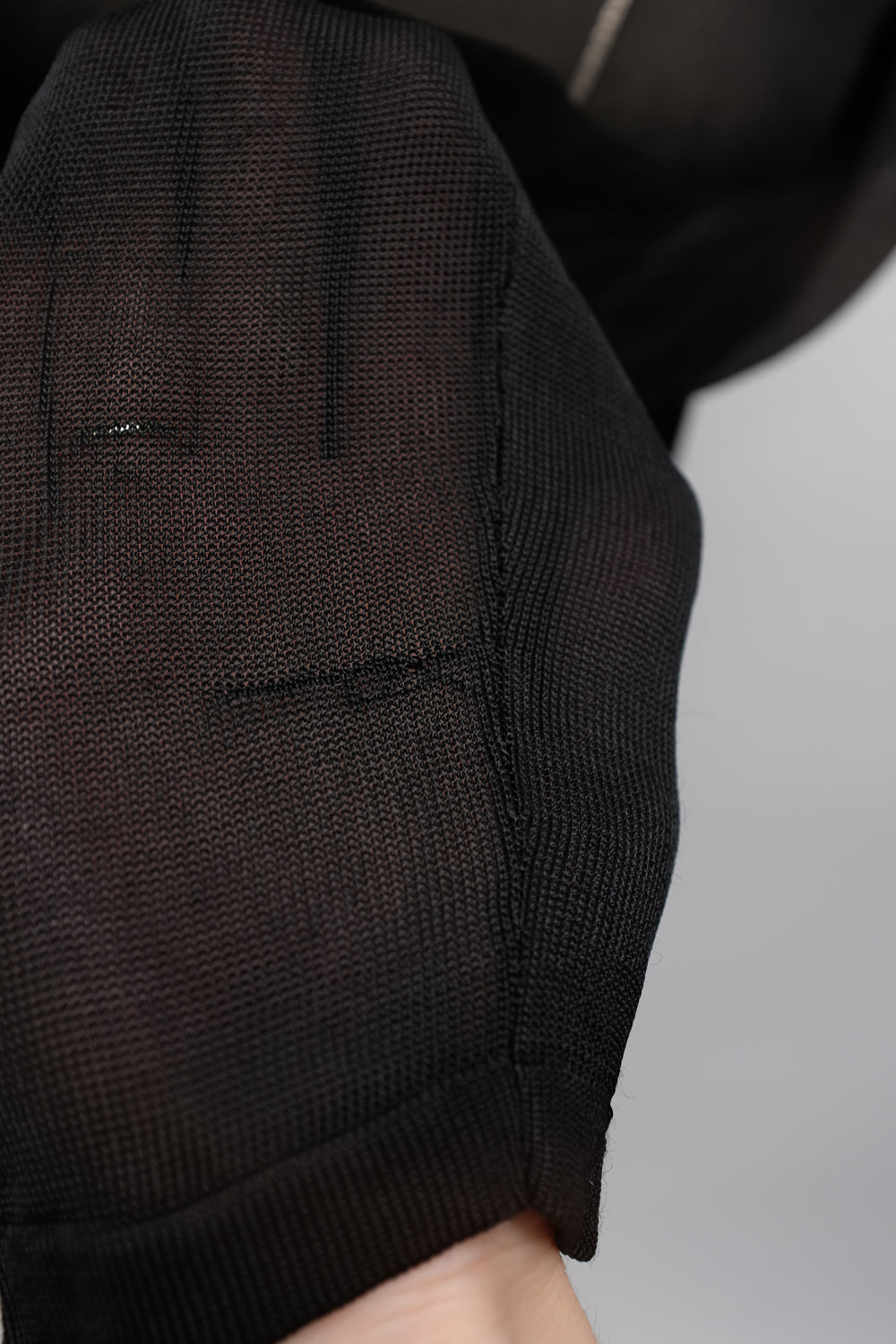 LUCID TENDER PURE VISCOSE BLACK KNIT