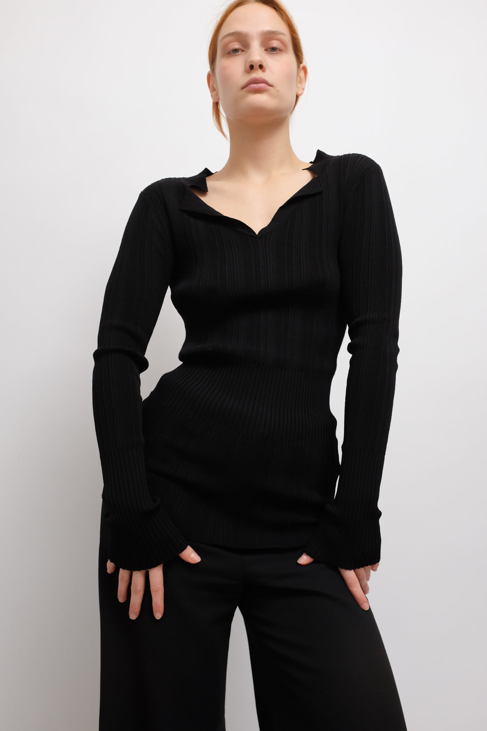 TOTEME PLEATED WAIST BLACK SWEATER