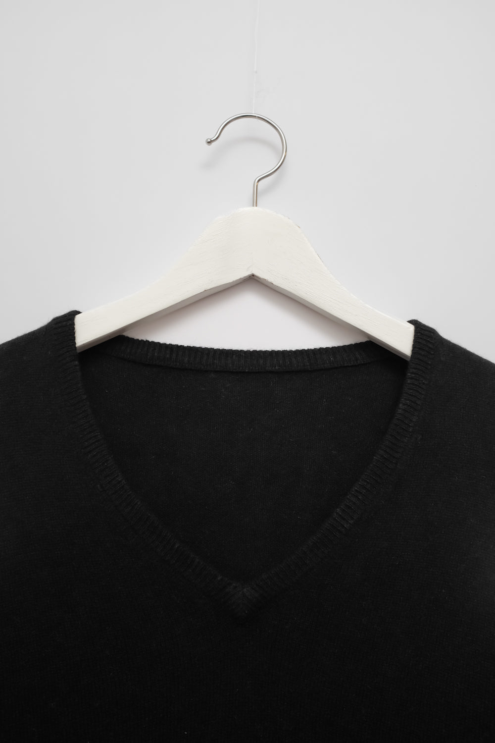 PURE CASHMERE SILK V-NECK BLACK KNIT