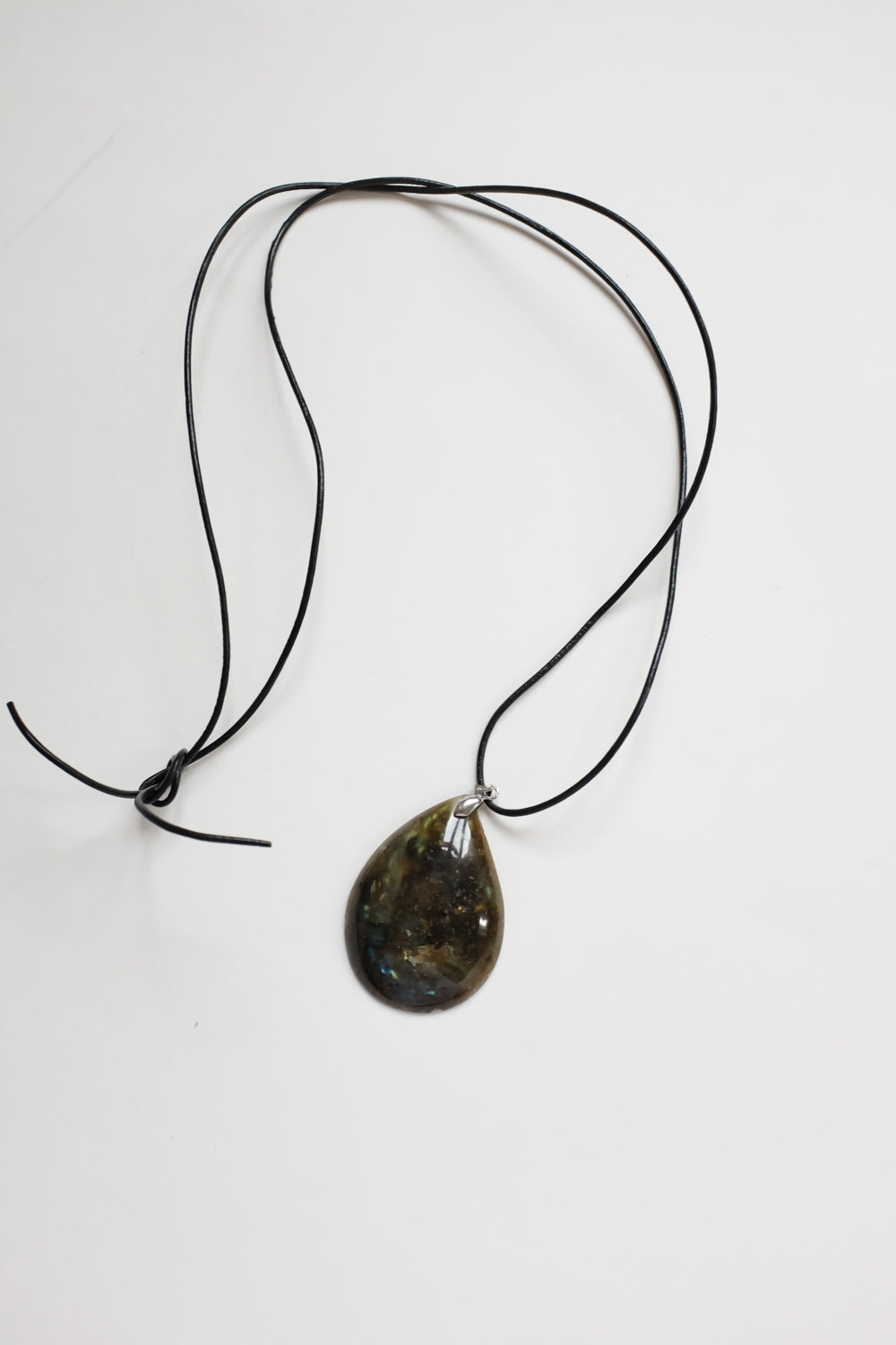 VINTAGE STONE LEATHER NECKLACE