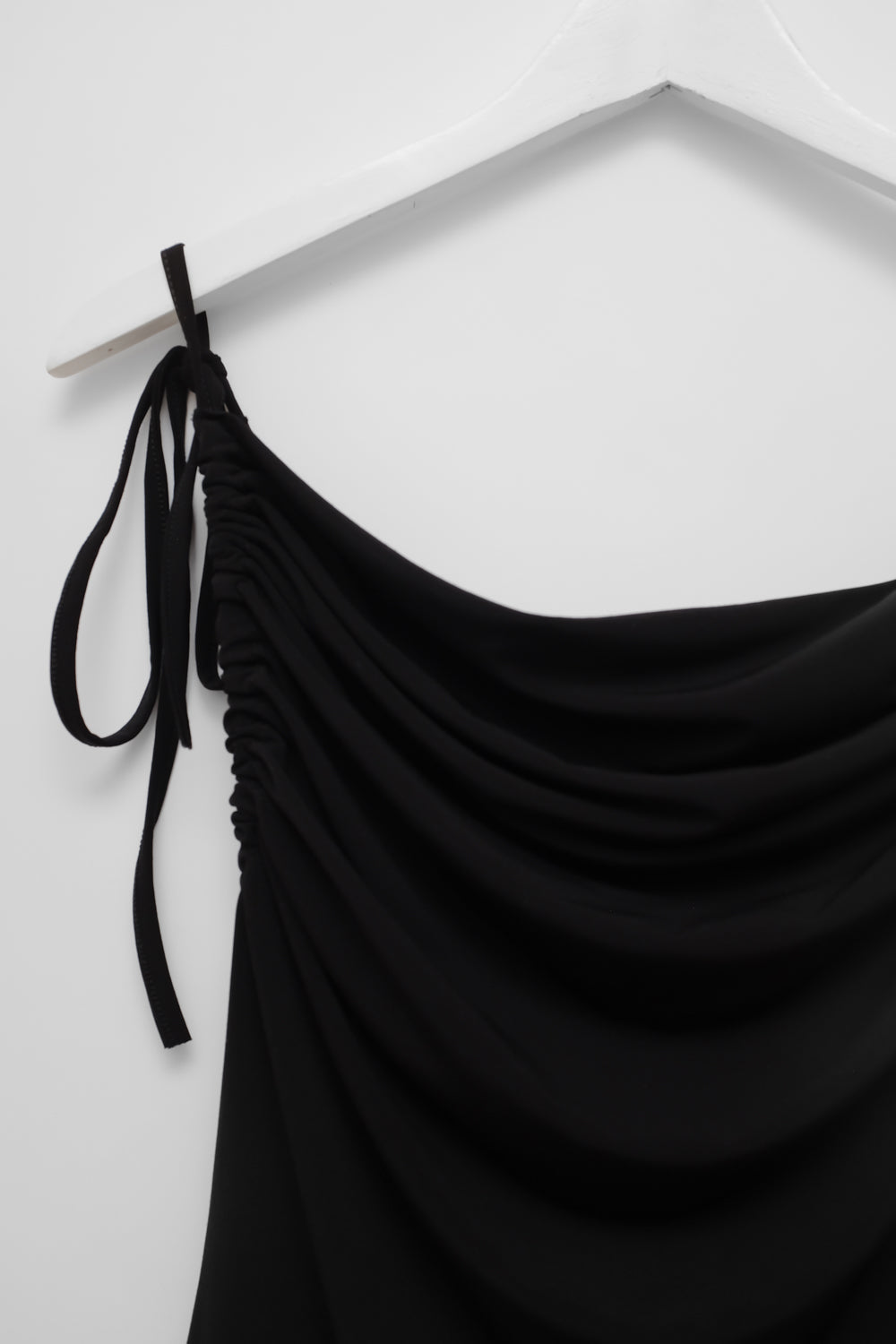 BLACK RUFFLES VINTAGE TOP