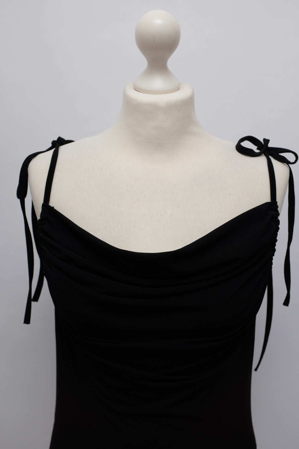 BLACK RUFFLES VINTAGE TOP