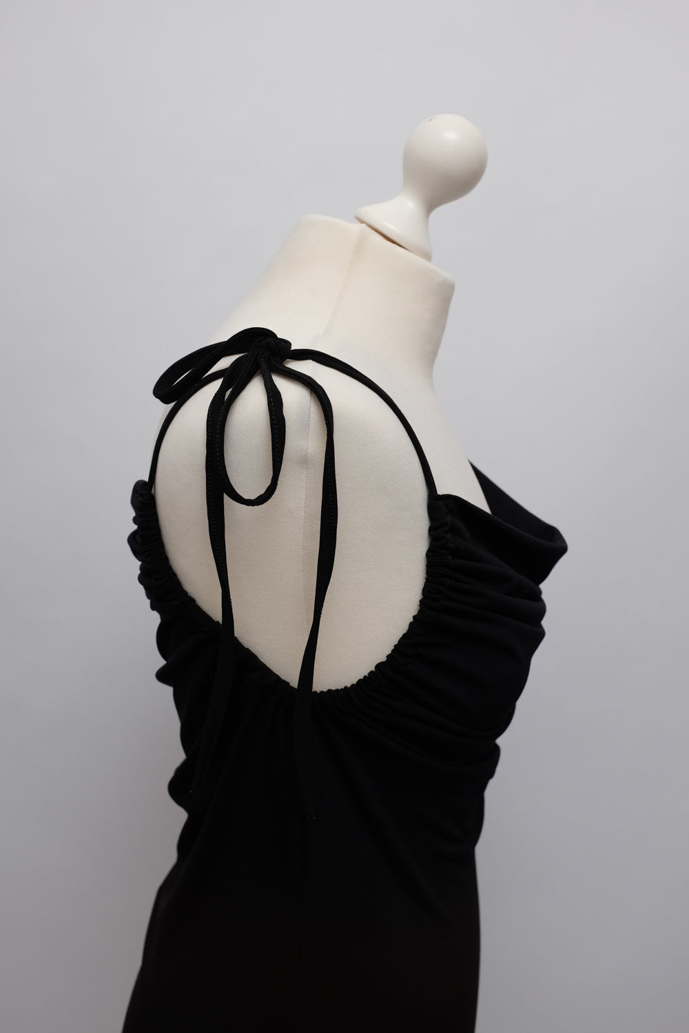 BLACK RUFFLES VINTAGE TOP
