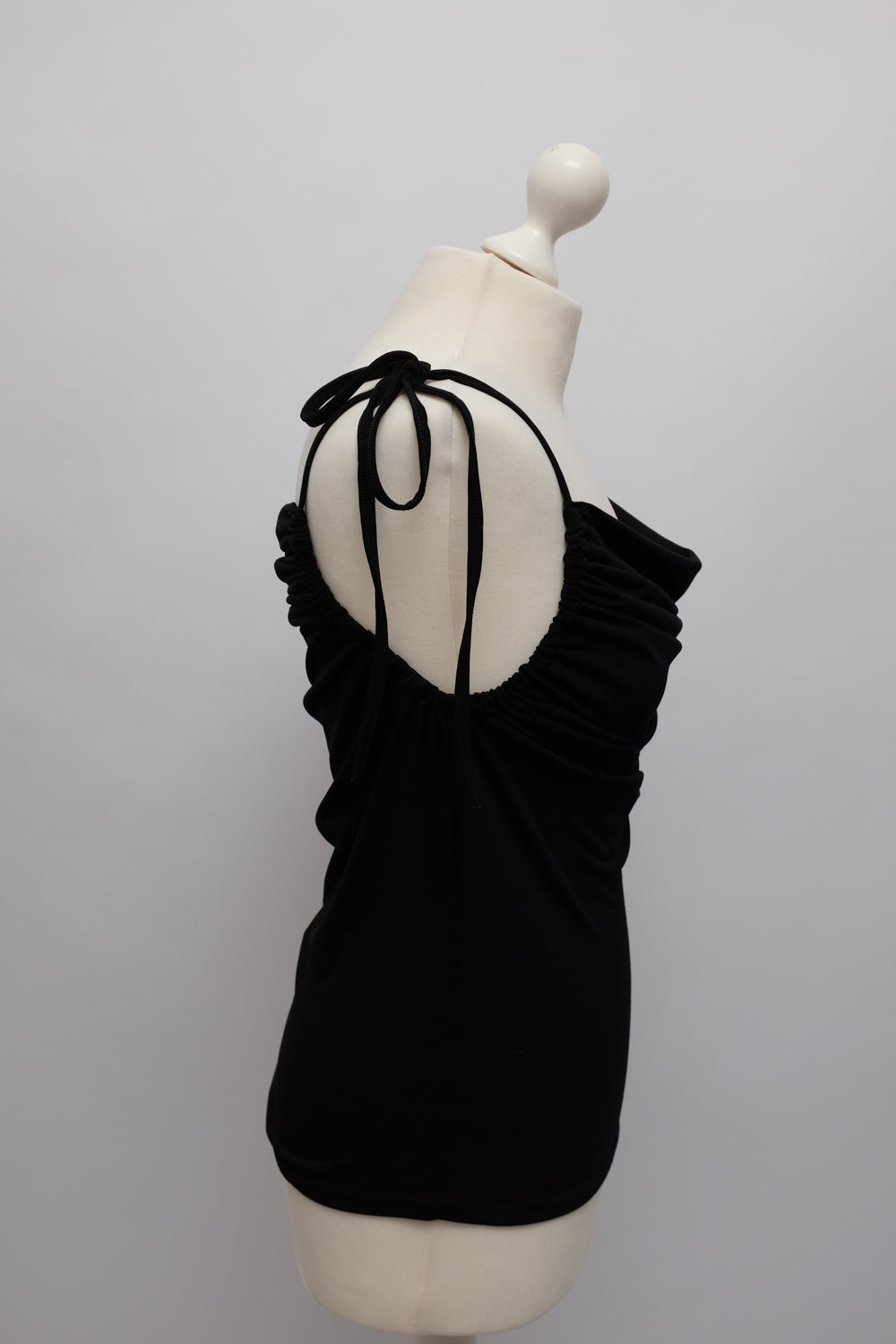 BLACK RUFFLES VINTAGE TOP