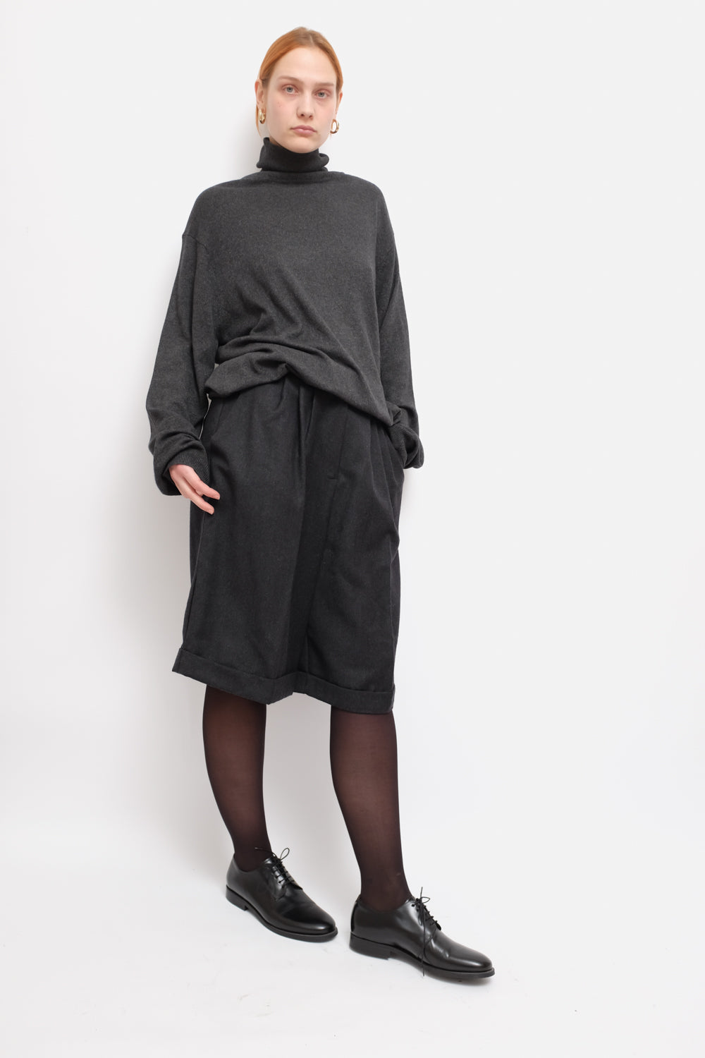 PURE WOOL PLEATED ANTHRACITE MIDI SHORTS