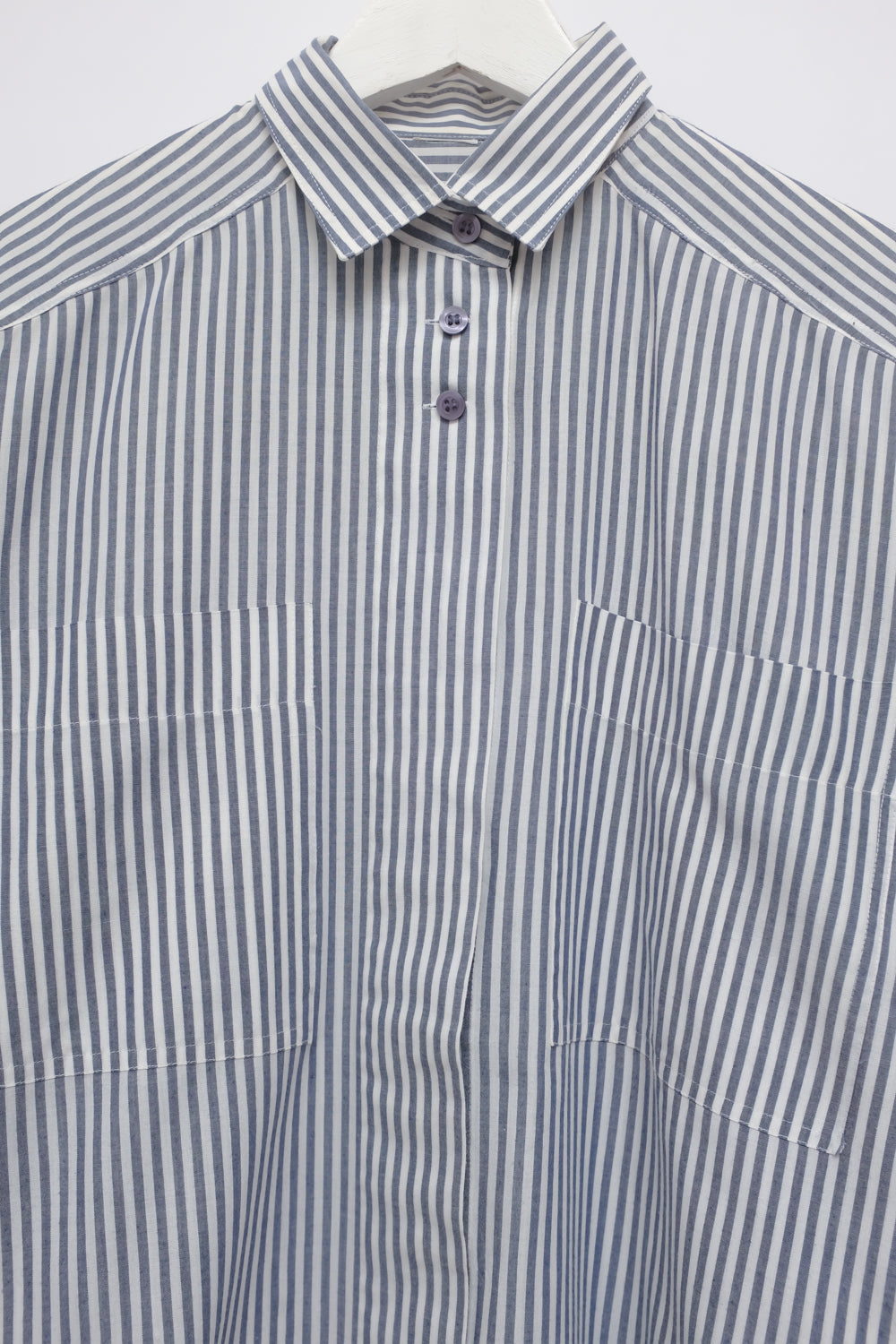NAVY STRIPED OVERSIZE SHIRT
