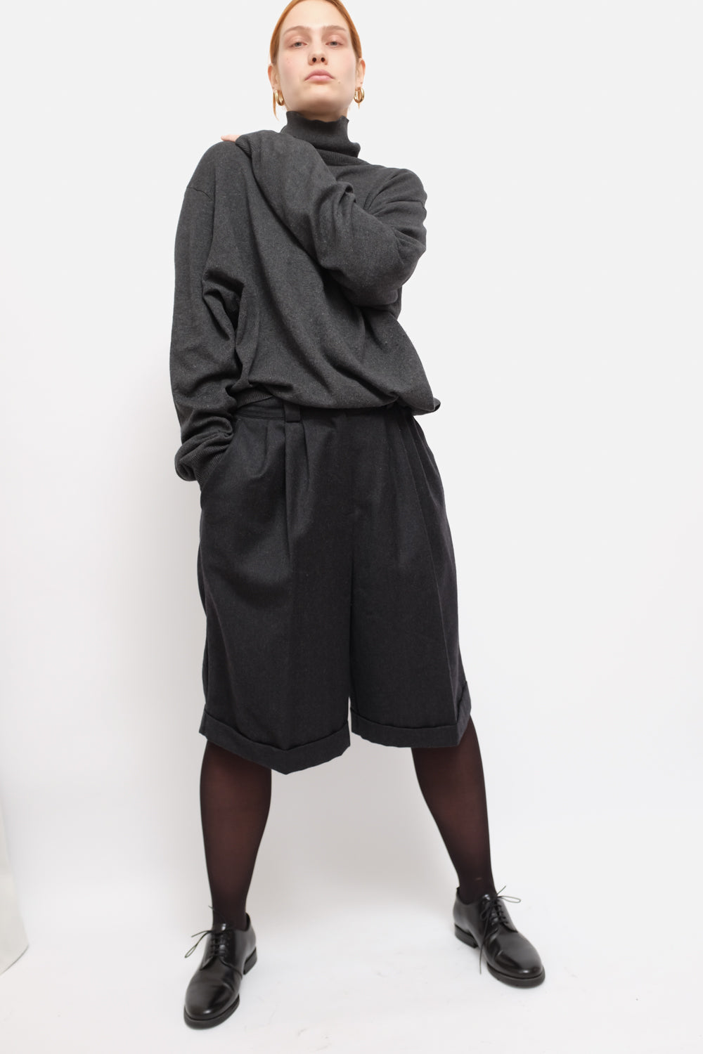 PURE WOOL PLEATED ANTHRACITE MIDI SHORTS