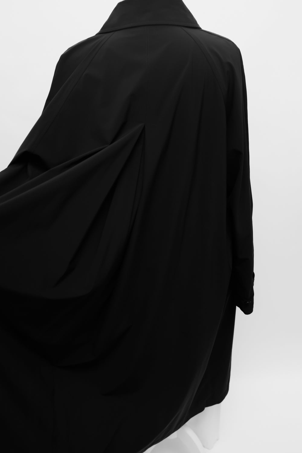 TECHNICAL BLACK RAIN TRENCH COAT