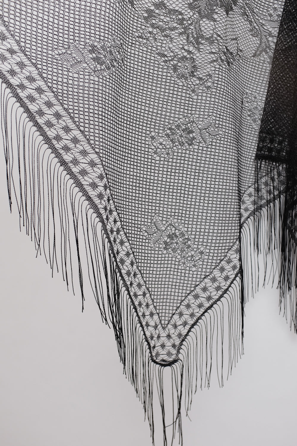 LUCID TRIANGLE BLACK LACE FLORAL SCARF