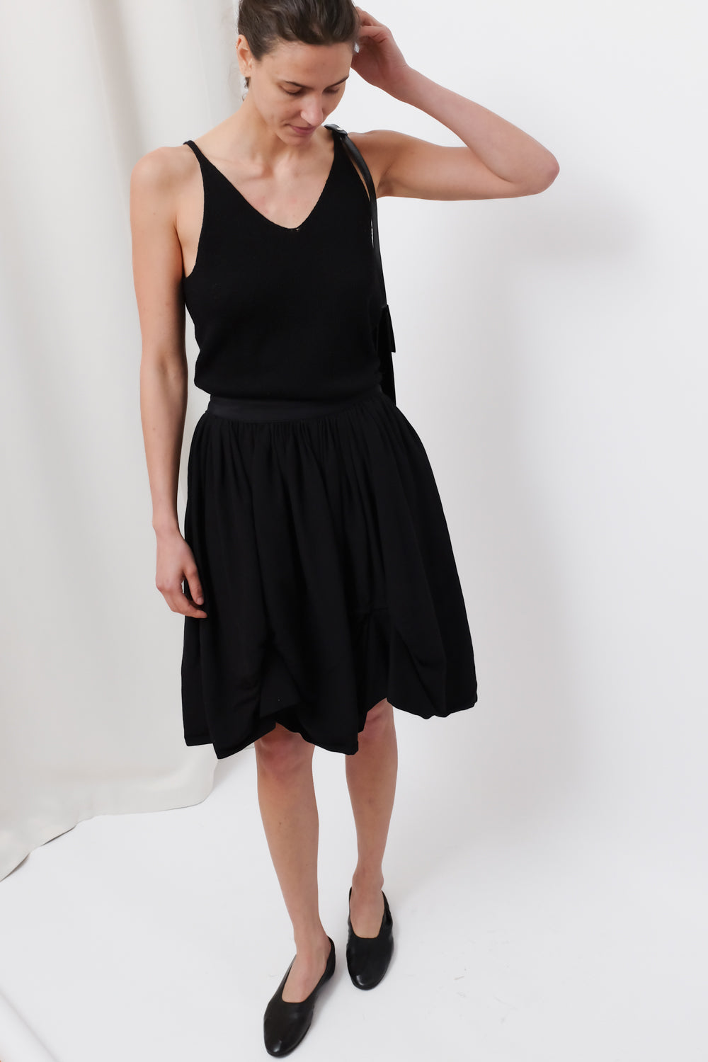 BLACK V KNIT CAMISOLE