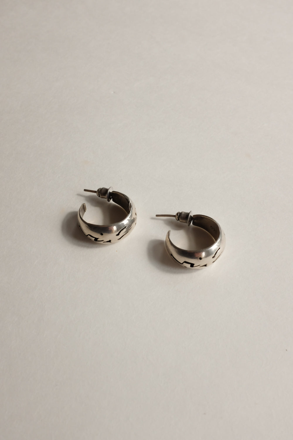 VINTAGE BOLD SILVER SMALL EARRINGS