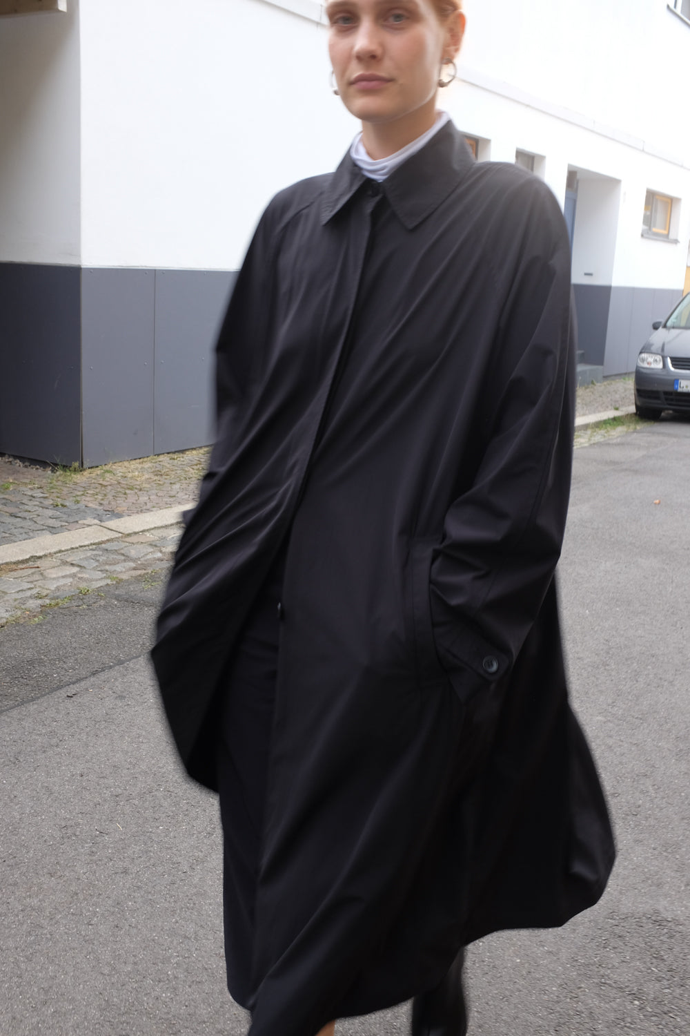 TECHNICAL BLACK RAIN TRENCH COAT