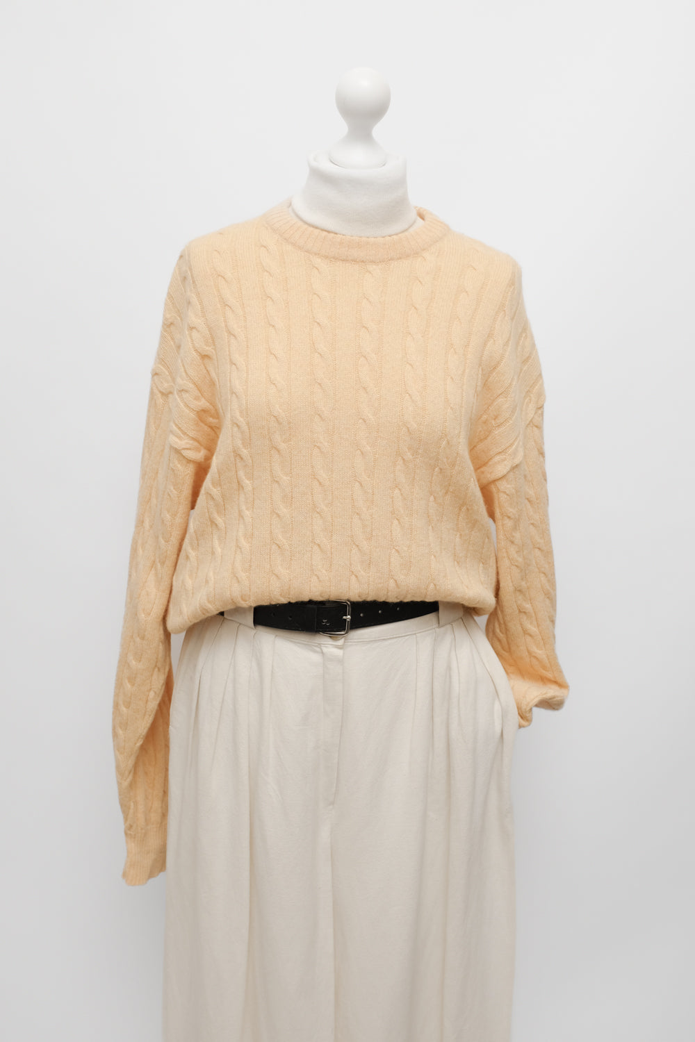 PURE WOOL CABLE KNIT ITALY VINTAGE SWEATER