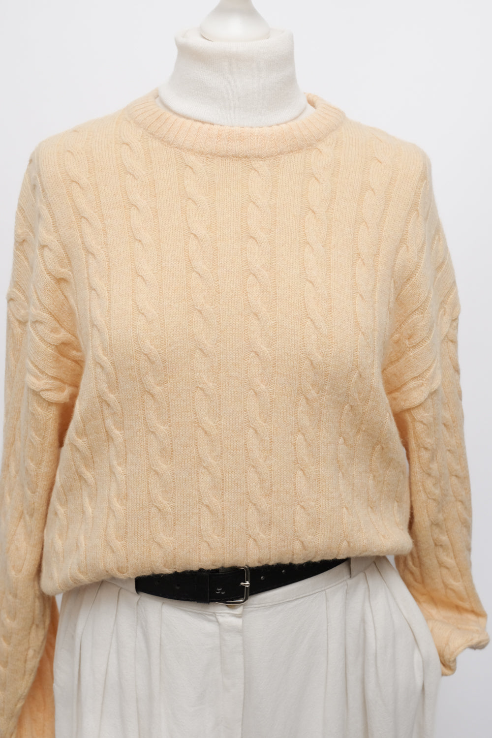 PURE WOOL CABLE KNIT ITALY VINTAGE SWEATER