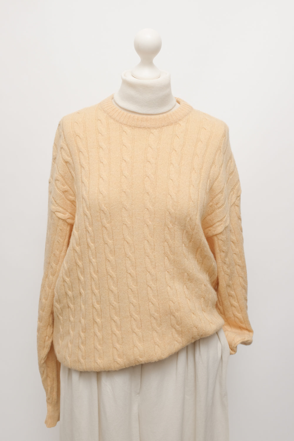 PURE WOOL CABLE KNIT ITALY VINTAGE SWEATER