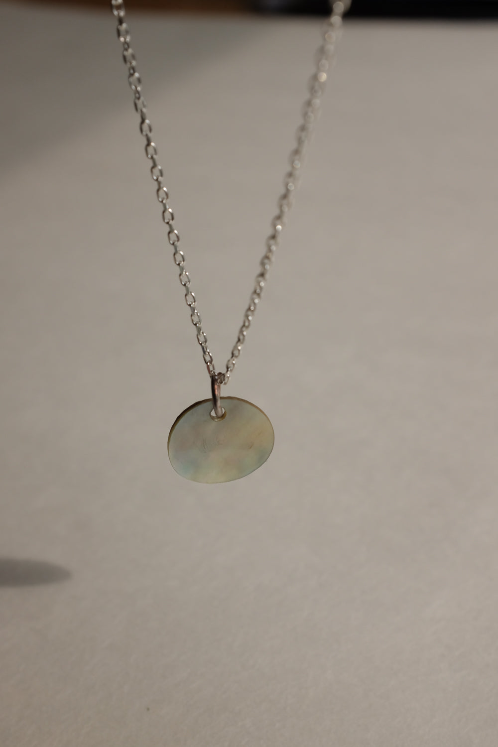 MOTHER OF PEARL MEDALLION 925 NECKLACE