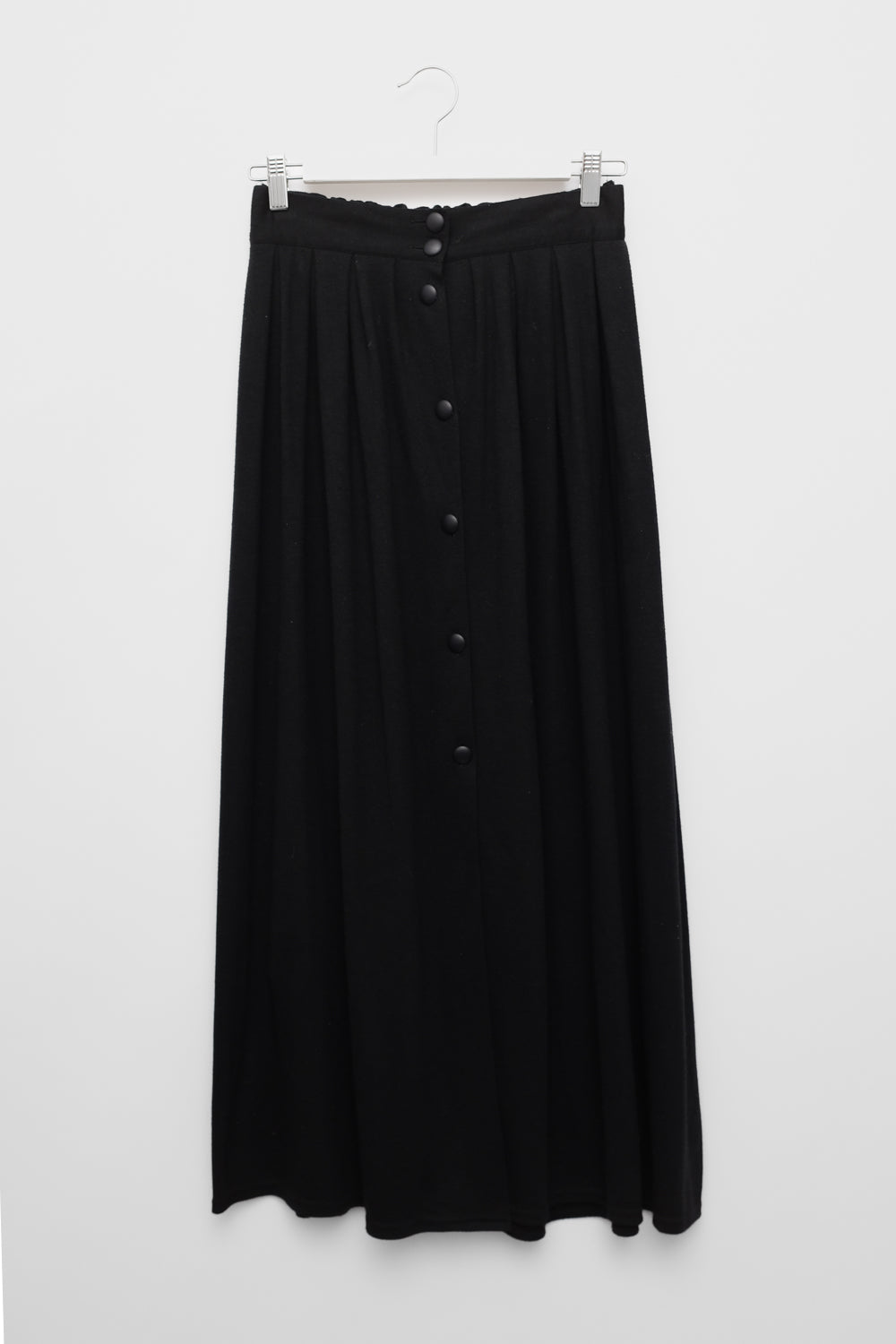 PLEATED BLACK VINTAGE MAXI SKIRT