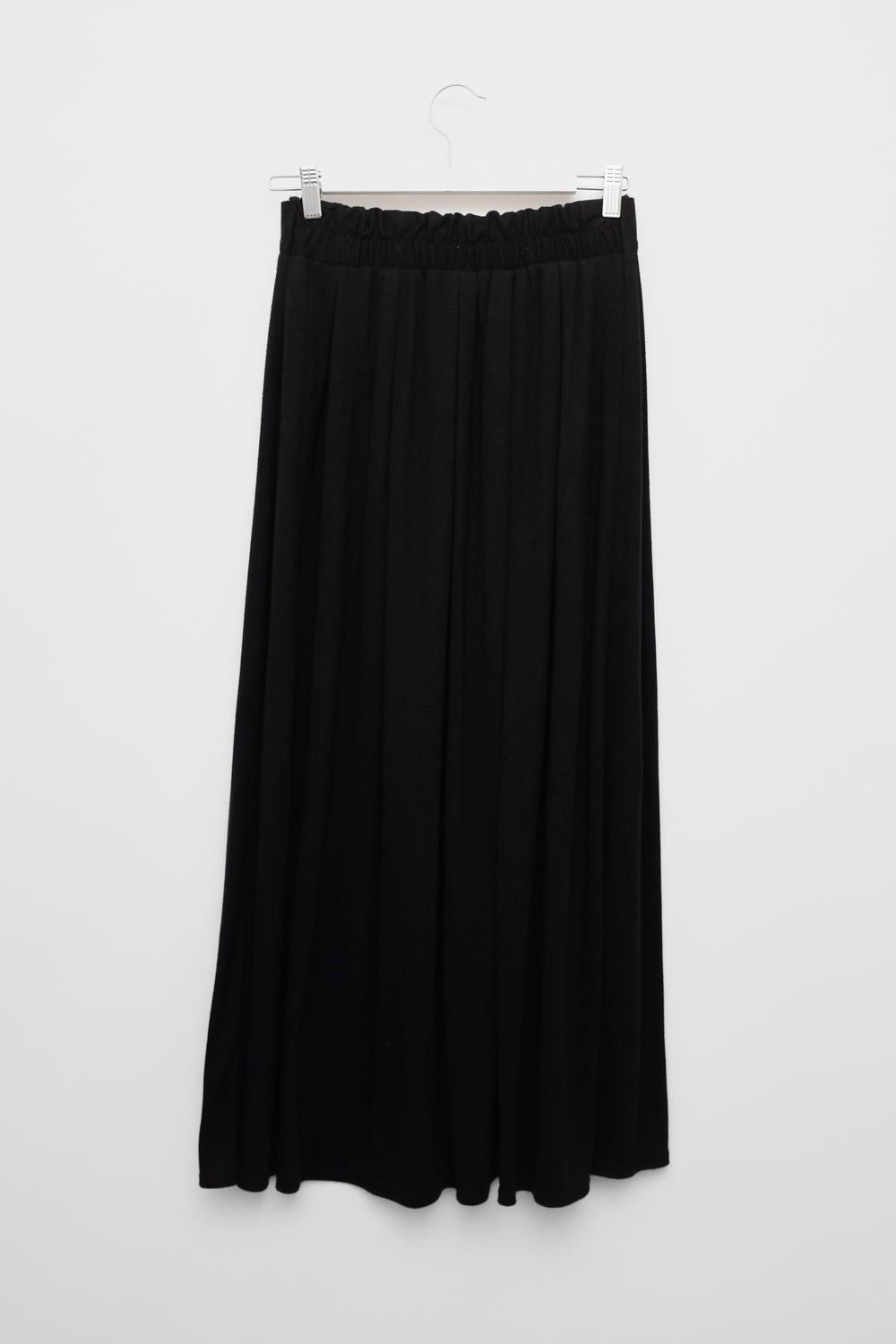 PLEATED BLACK VINTAGE MAXI SKIRT