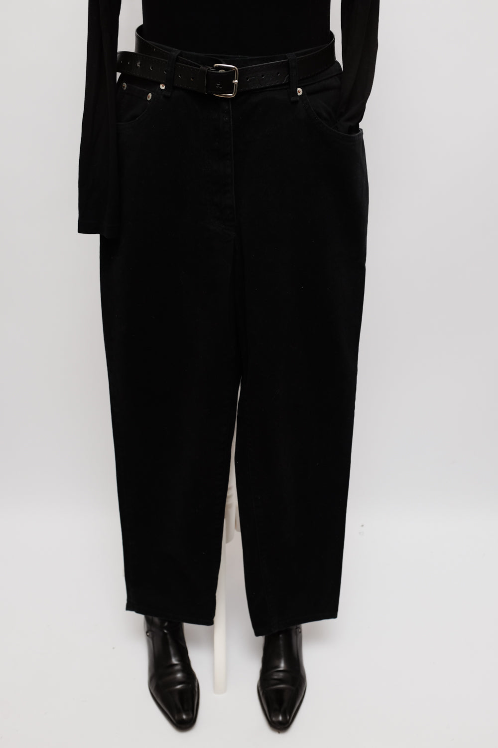 BLACK BARREL VINTAGE DENIM PANTS