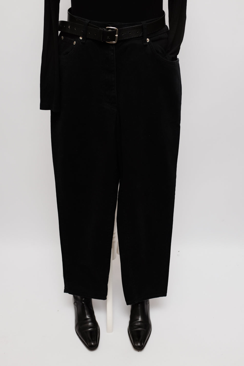 BLACK BARREL VINTAGE DENIM PANTS