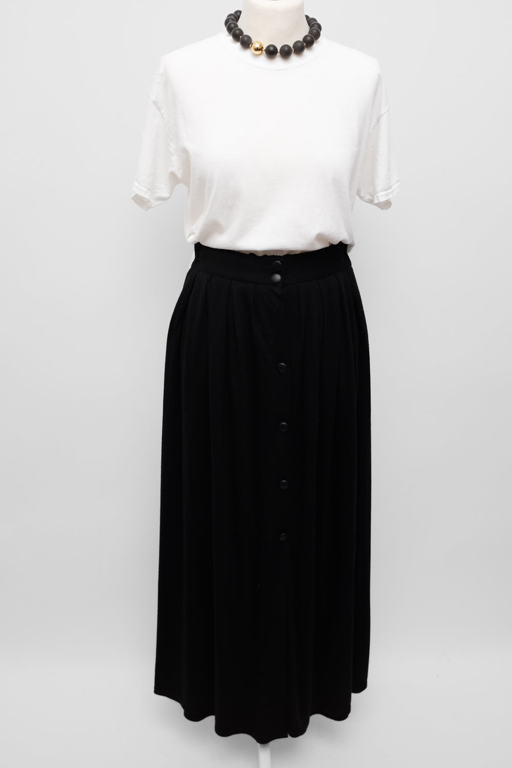 PLEATED BLACK VINTAGE MAXI SKIRT