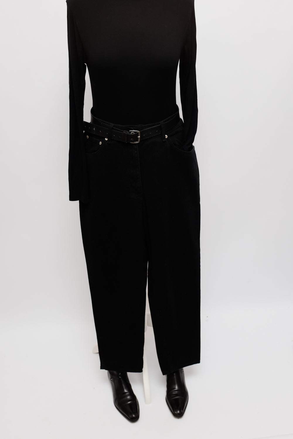 BLACK BARREL VINTAGE DENIM PANTS