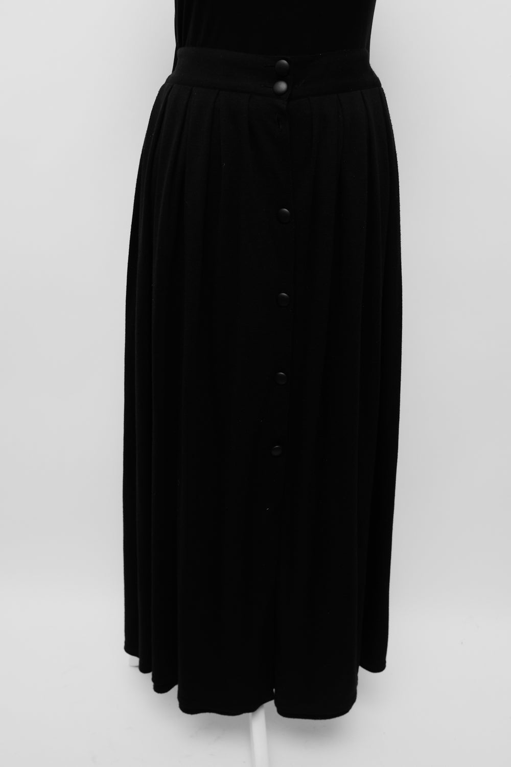 PLEATED BLACK VINTAGE MAXI SKIRT