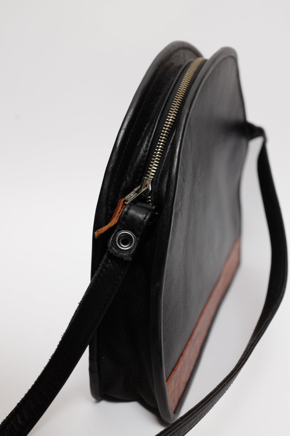 VINTAGE UNIQUE XXL LEATHER HALF MOON BAG