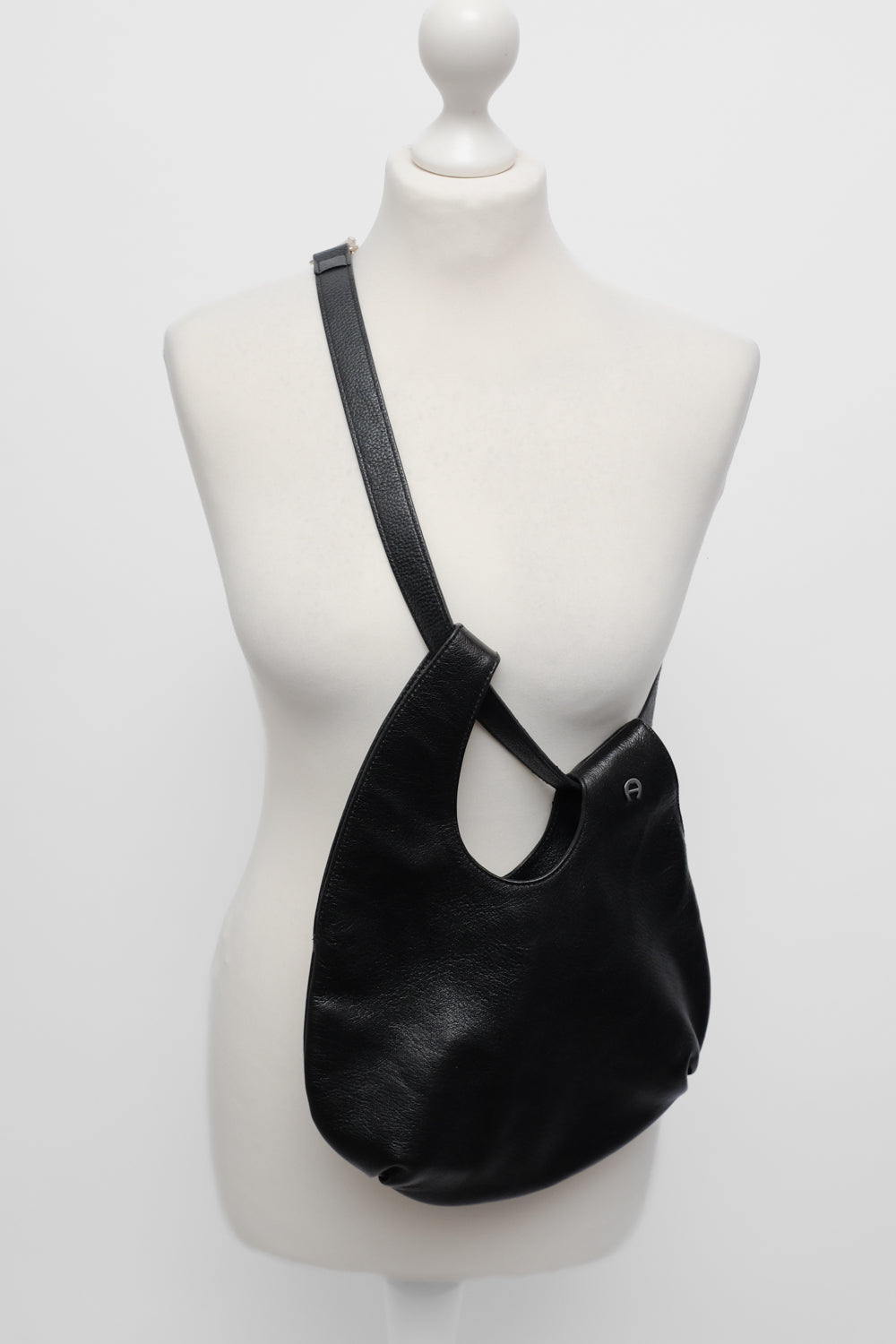 AIGNER BLACK LEATHER FANNY PACK HIP BAG