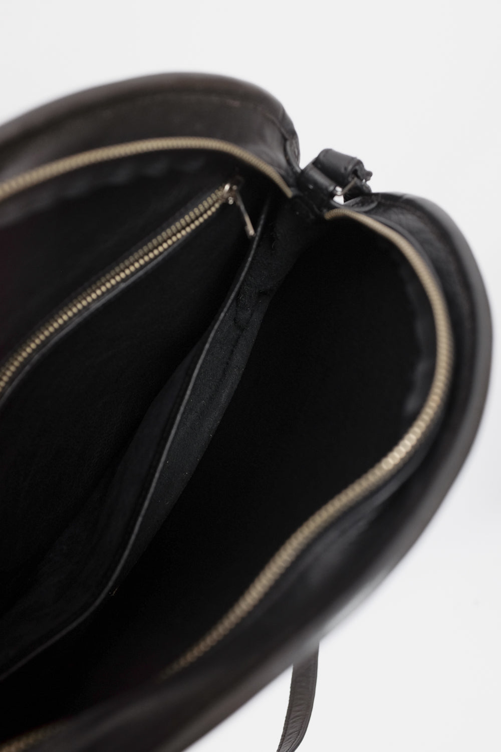 VINTAGE UNIQUE XXL LEATHER HALF MOON BAG