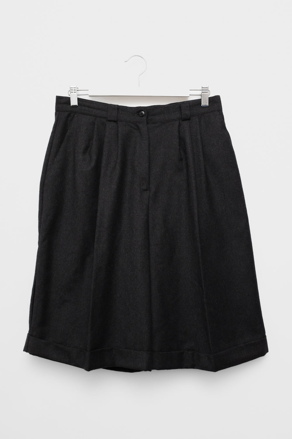 PURE WOOL PLEATED ANTHRACITE MIDI SHORTS