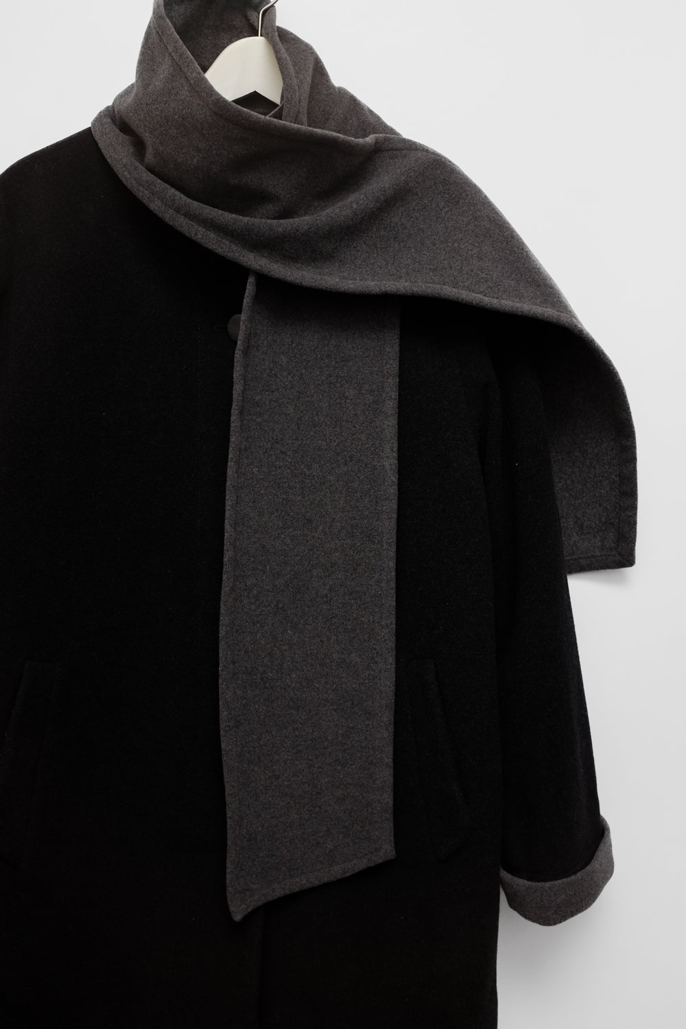 WOOL CASHMERE SCARF GREY BLACK COAT