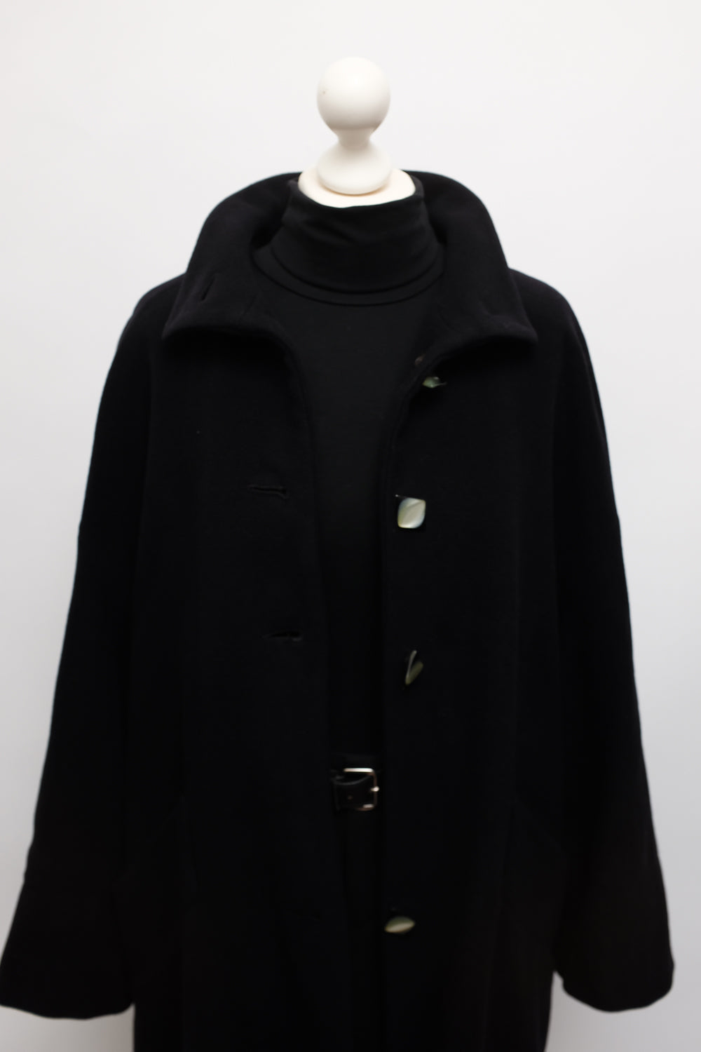 WOOL BLACK OVERSIZE MIDI COAT WITH BOLD BUTTONS