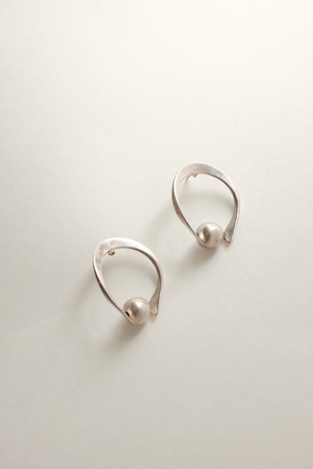 ORGANIC SHAPED BALL EARRINGS 925 SILVER
