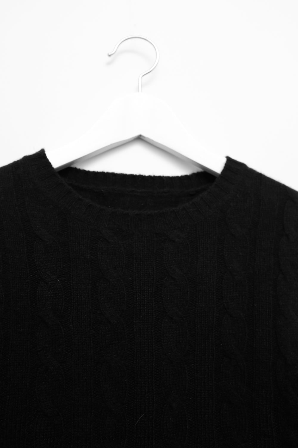 PURE CASHMERE BLACK CABLE KNIT SLIM