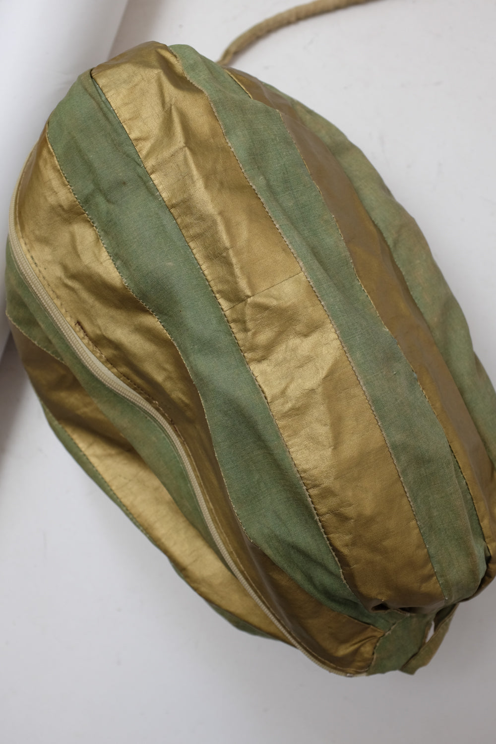 VINTAGE BALLON MINT GOLD BAG